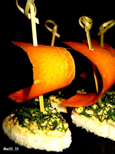 украшение канапе с форшмаком