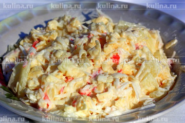 Салат с ананасами и крабовым мясом