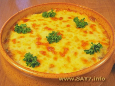 Запеканка с картофелем, фаршем и грибами