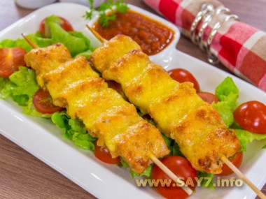 Свинина, запеченная на шпажках