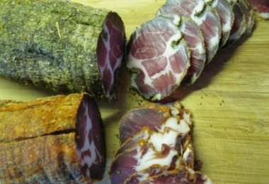 Вяленая свиная шея — настоящий мужской деликатес