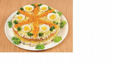 Салат из сельди с кукурузой и яблоками