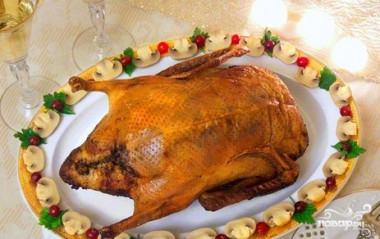 Утка, фаршированная гречкой и грибами