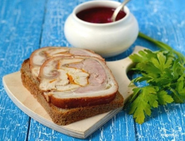 Фаршированная рулька в духовке