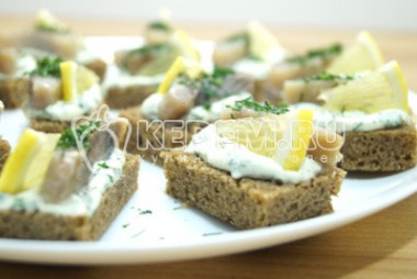 Бутерброды с селёдкой