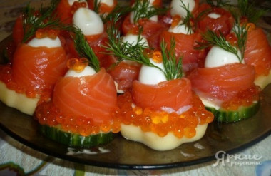 Перепелиные яйца с сёмгой