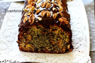 маковый кекс с орехами и изюмом