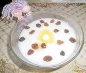 Манная каша с изюмом