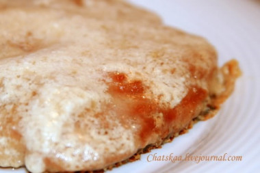 Свиная отбивная, тушеная в сметанном соусе