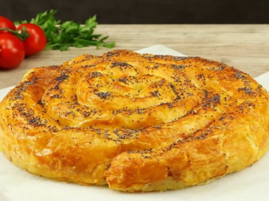 ПИРОГ-УЛИТКА С СЫРОМ И ВЕТЧИНОЙ