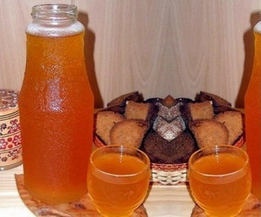 ДОМАШНИЙ КВАС , уже через 6 часов . 