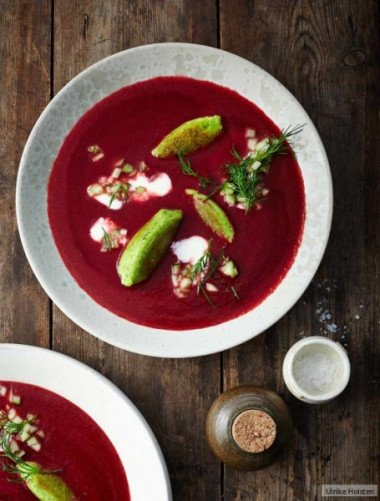 Rote-Bete-Suppe mit Grießnocken