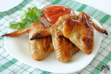 Куриные крылышки на сковороде