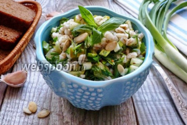 Салат из перловой крупы и огурцов