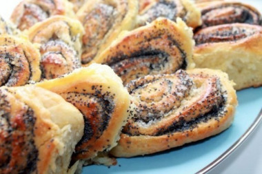 Булочки с маком