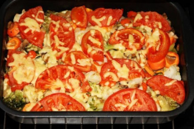 Картофельная запеканка с сосисками и сыром