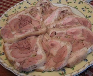 Рулет из свиной рульки