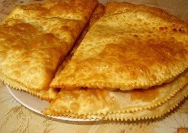 Чебуреки на кефире с картошечкой и сыром