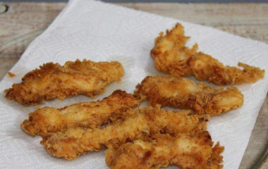 Стрипсы - сочная курица в хрустящей панировке