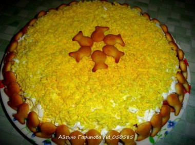 салат с крекером "Рыбки"