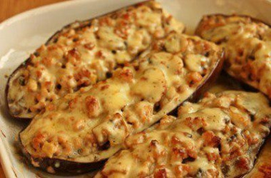 Баклажаны. фаршированные грибами и фаршем