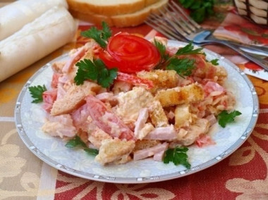Салат с ветчиной и помидорами