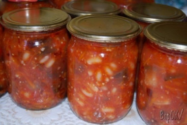 Салат из баклажанов и фасоли