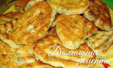 Оладьи с яйцом и зеленым луком