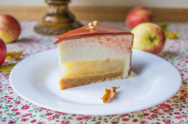 ТОРТ С ГРУШАМИ И КАРАМЕЛЬЮ