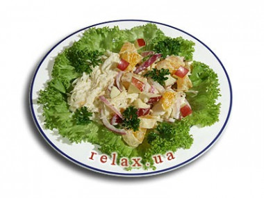 Салат из кислой капусты с апельсином и яблоком