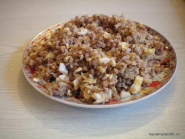 Гречневая каша с яйцом и с луком