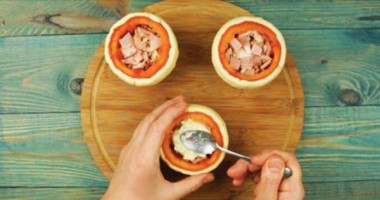 Помидоры с ветчиной а'ля пицца