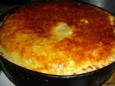 Пирог луковый со сметанной заливкой