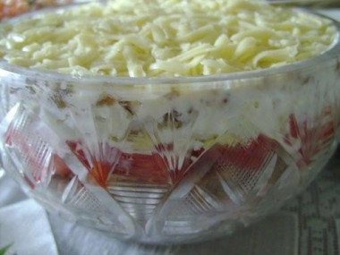 Салат слоеный с копченой курицей