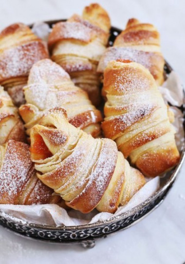 Рогалики с абрикосовым вареньем