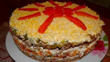 Слоеный салат с печенкой