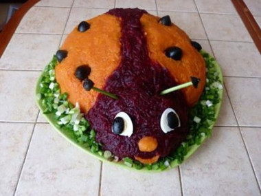 Салат "Божья коровка"