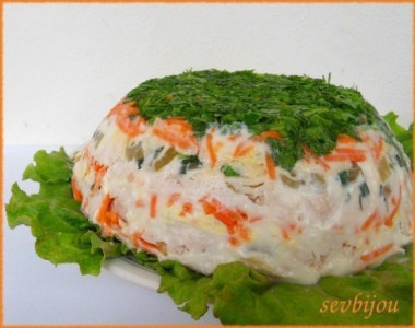 Салат с корейской морковью и курицей