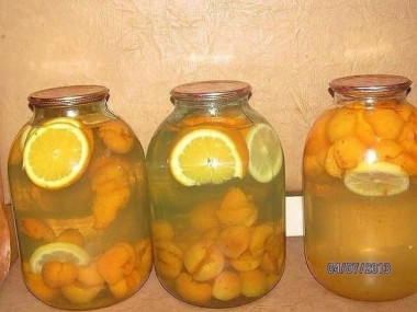 Абрикосовый компот с лимоном и апельсином