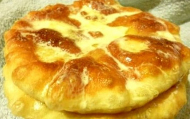 Пышки в сметане с сахаром