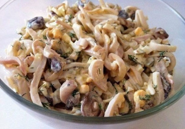 САЛАТ С ШАМПИНЬОНАМИ И КАЛЬМАРАМИ