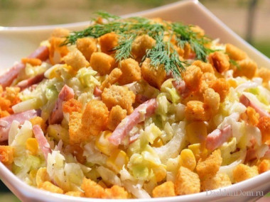 Салат с сухариками