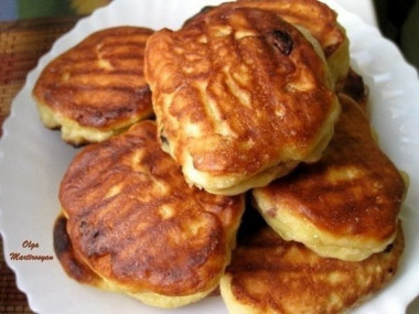 Оладьи из творога с изюмом