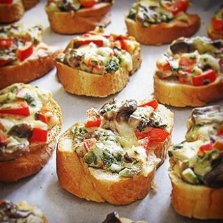 Горячие бутерброды с грибами