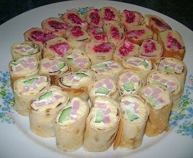 Роллы из блинов с сыром