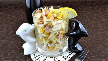 Салат из капусты и тунца 