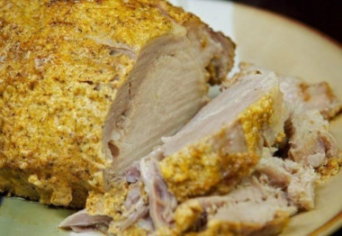 Свинина, запеченная с майонезом и специями