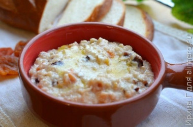 Овсяная каша с сухофруктами 
