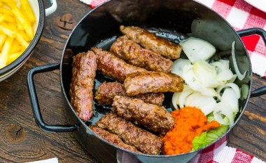 СЕРБСКИЕ ЧЕВАПЧИЧИ ИЗ МРАМОРНОЙ ГОВЯДИНЫ