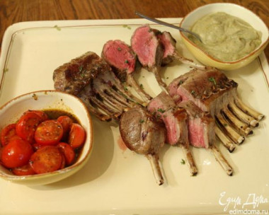 Бараньи ребрышки с баклажановым пюре 